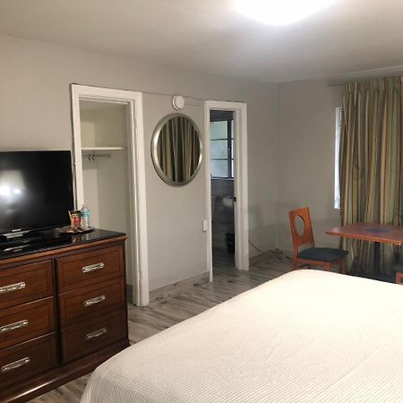 Bay Breeze Inn Bradenton Downtown Ngoại thất bức ảnh