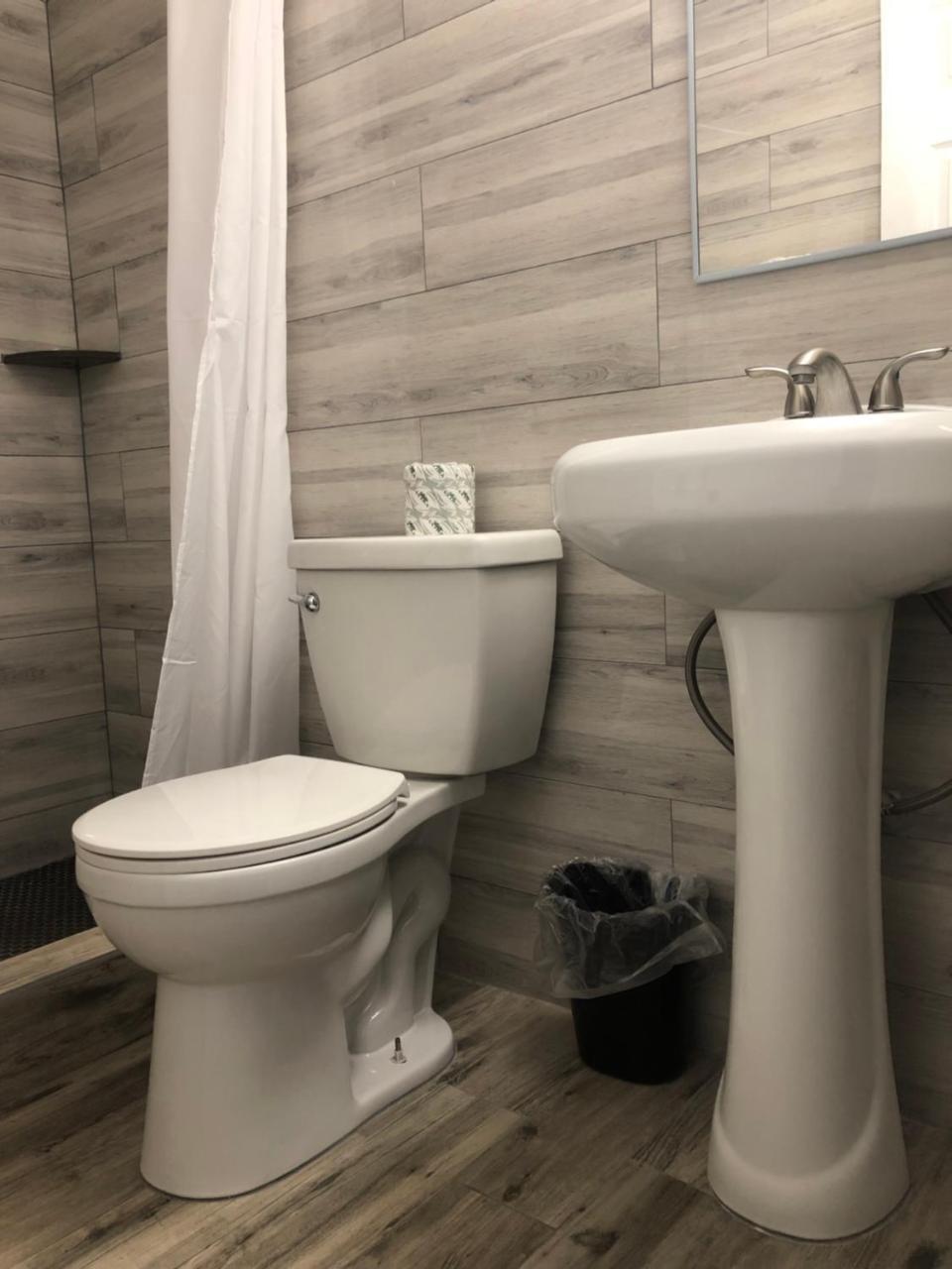 Bay Breeze Inn Bradenton Downtown Ngoại thất bức ảnh